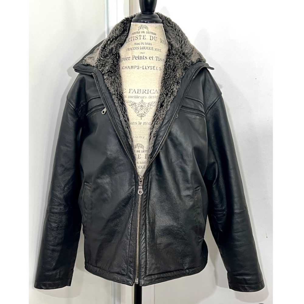 23rd St. Size L Genuine Leather bomber biker jacket with faux fur - so beautiful